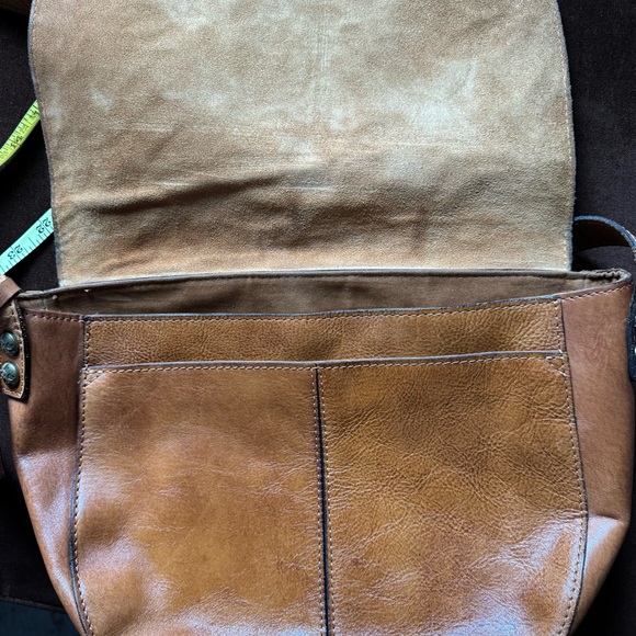 Patricia Nash Tan Leather Rosolini Floral Tooled Buckle Crossbody Saddle Bag - Picture 5 of 10